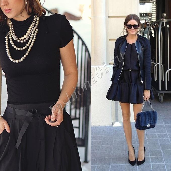 Черное платье и синяя меховая сумка